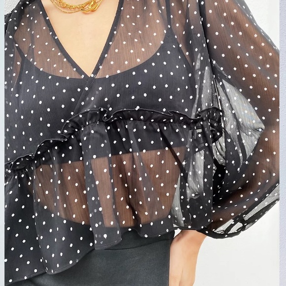 Aritzia jinx blouse in small - Picture 2 of 6